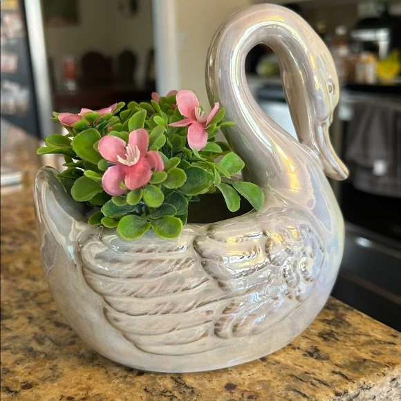 Ceramic Swan - Picture 11 of 11